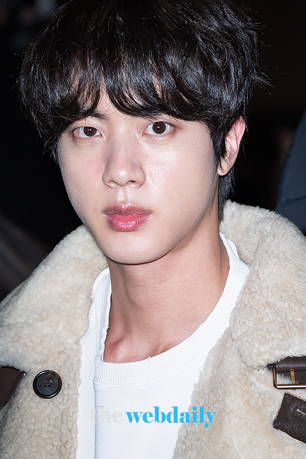 방탄소년단(BTS) 진, 김포국제공항 출국 현장 (사진:최수영기자)