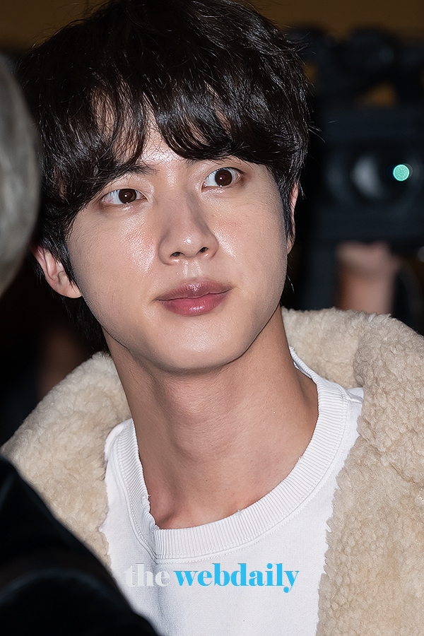 방탄소년단(BTS) 진, 김포국제공항 출국 현장 (사진:최수영기자)