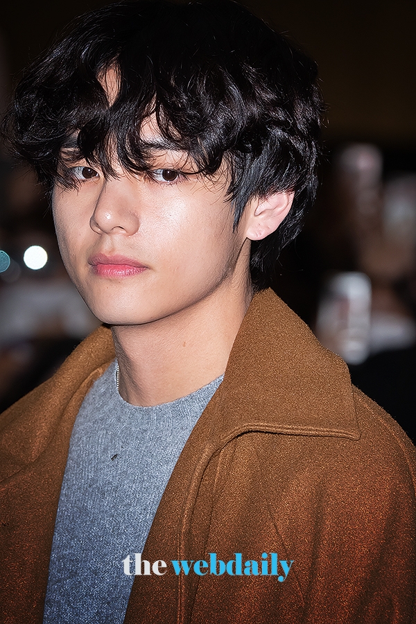 방탄소년단(BTS) 뷔, 김포국제공항 출국 현장 (사진:최수영기자)