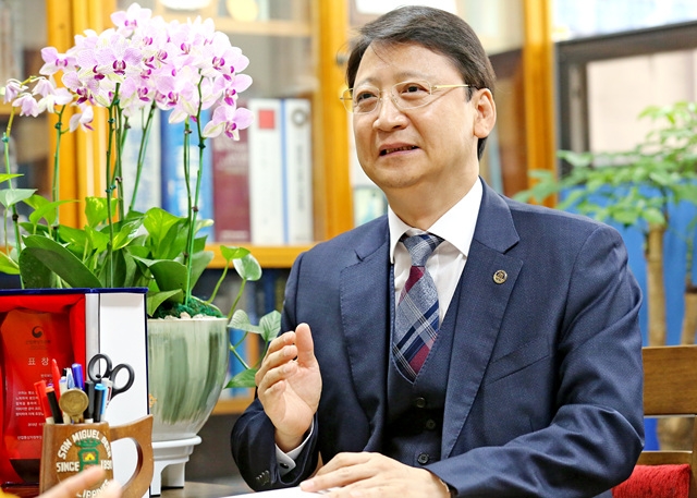 대한용접·접합학회 제22대 회장에 선출된 김종도 교수. (사진제공=한국해양대)