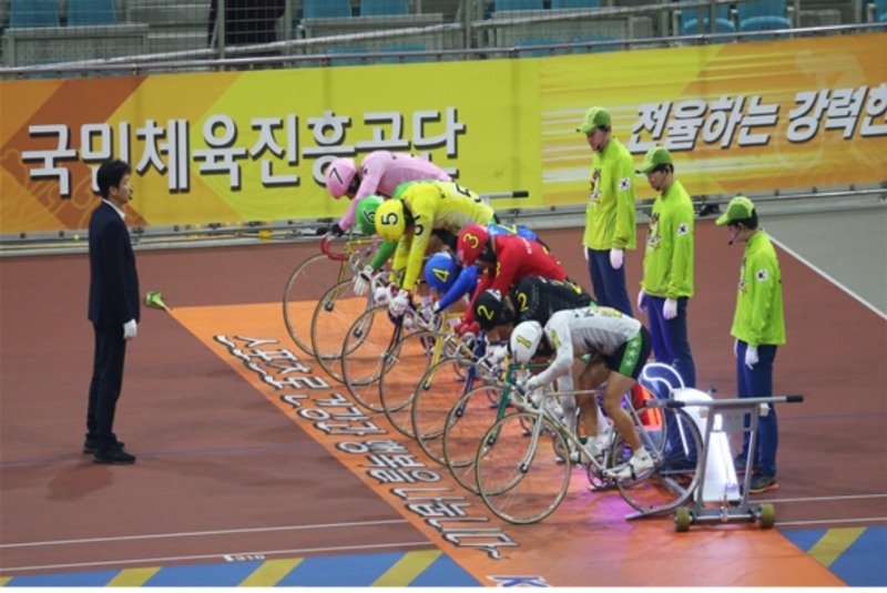 경정선수들의 출발 모습. (사진=국민체육진흥공단)