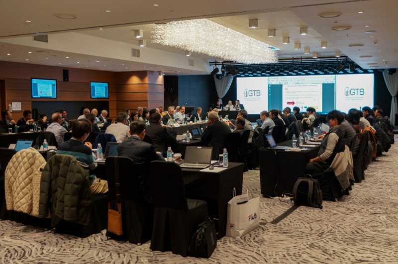 서울 노보텔 엠버서더 동대문에서 열린 제128차 국제 등화장치 전문가 회의(GTB)에 14개국 자동차 및 부품제작사 담당자들이 참석중이다.(사진=한국교통안전공단)