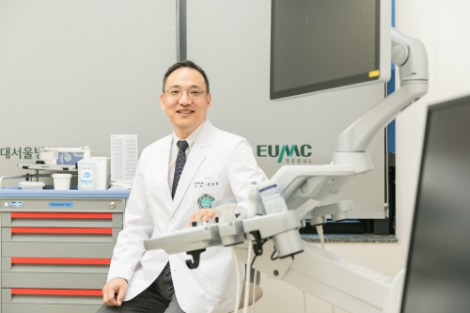 이대서울병원 신상진 어깨질환센터 센터장. 사진=이대서울병원