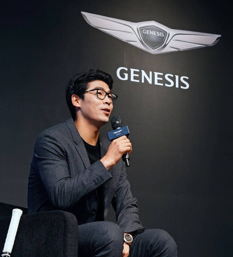 테니스선수 정현이 29일 서울 신라호텔 영빈관에서 열린 ‘제네시스와 함께하는 정현 선수와의 만남 2019’ 에 참석해 내년 활동 포부를 밝히고 있다.(사진=현대자동차)