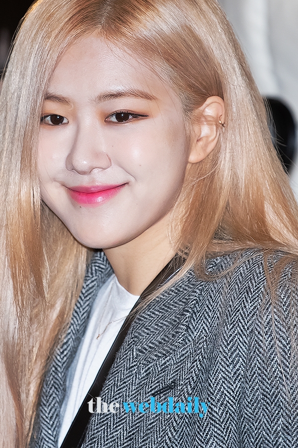BLACKPINK(블랙핑크) 로제, 김포국제공항 출국 현장