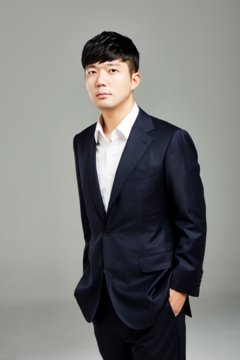 제15회 보령의사수필문학상 대상 수상자 이대목동병원 남궁인 조교수. 사진=보령제약