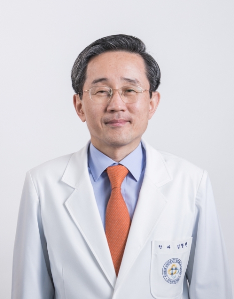 건국대병원 안과 김형찬 교수. 사진=건국대병원