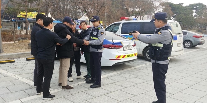 전자발찌 훼손자를 추적해 검거하는 대응 훈련모습.(사진제공=논산준법지원센터)