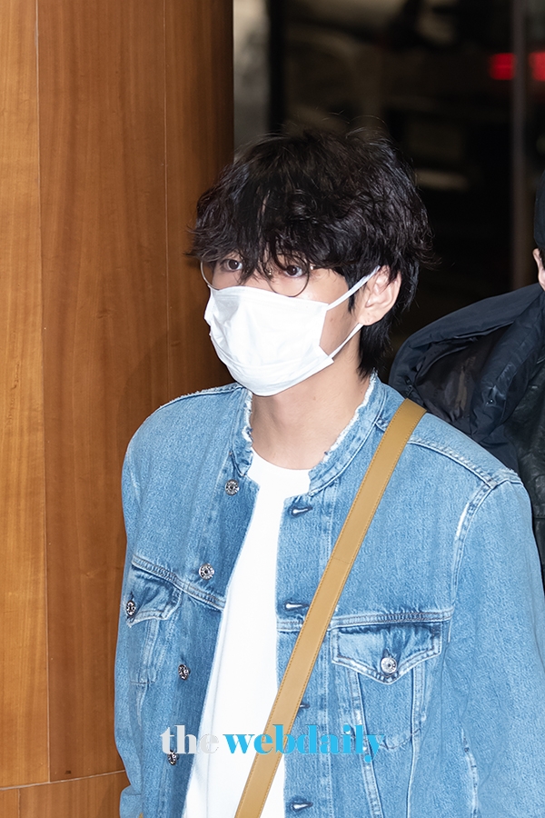 방탄소년단(BTS) 뷔, 김포국제공항 출국 현장 (사진:최수영기자)
