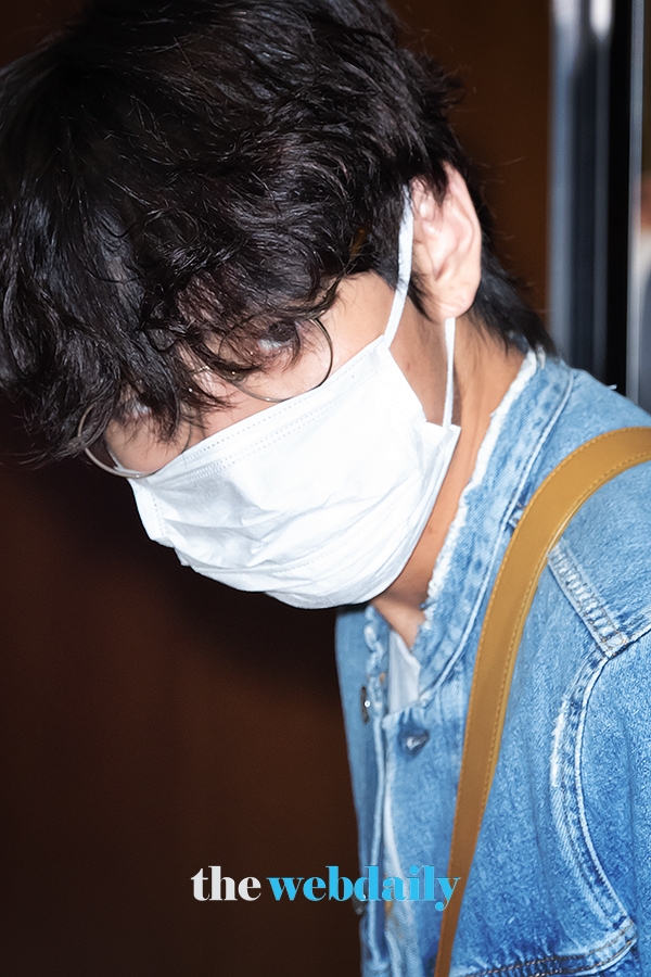 방탄소년단(BTS) 뷔, 김포국제공항 출국 현장 (사진:최수영기자)