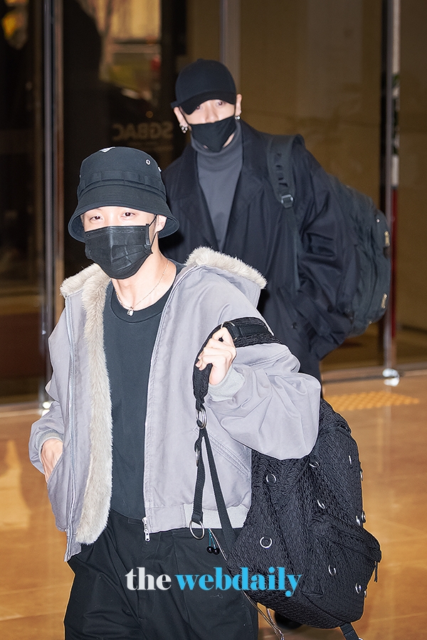 방탄소년단(BTS) 제이홉-정국, 김포국제공항 출국 현장 (사진:최수영기자)