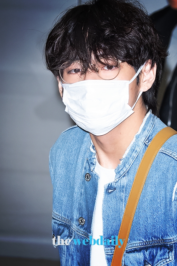 방탄소년단(BTS) 뷔, 김포국제공항 출국 현장 (사진:최수영기자)
