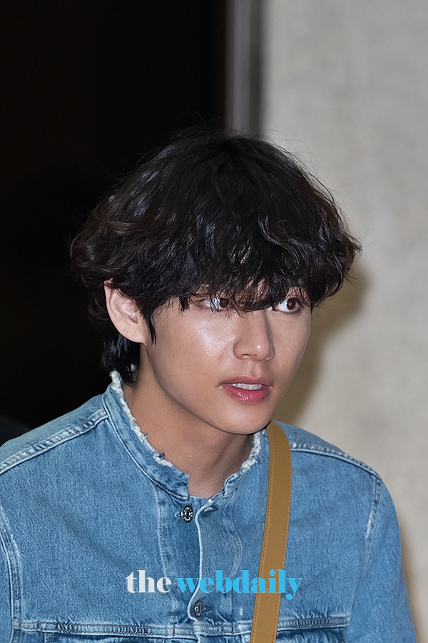 방탄소년단(BTS) 뷔, 김포국제공항 입국 현장 (사진:최수영기자)