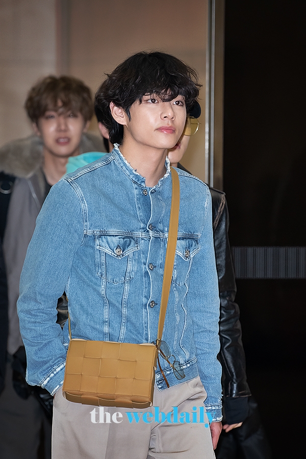 방탄소년단(BTS) 뷔, 김포국제공항 입국 현장 (사진:최수영기자)