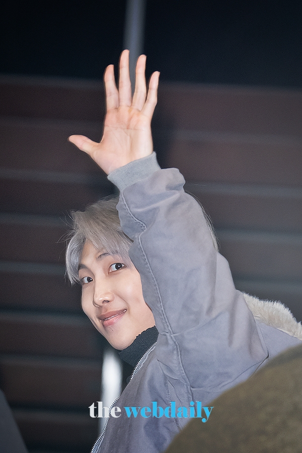 방탄소년단(BTS) RM, 김포국제공항 입국 현장 (사진:최수영기자)