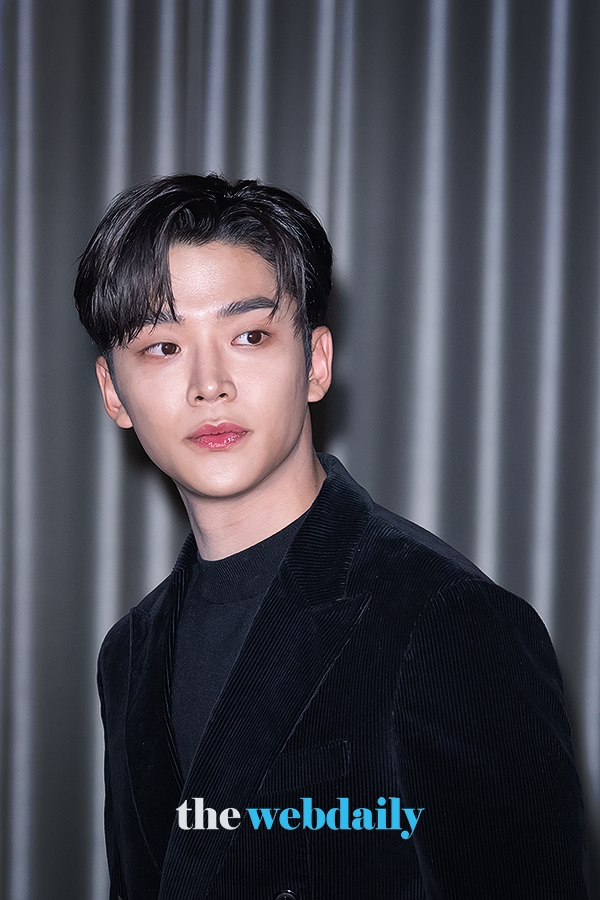 SF9 로운, ‘2020 대한민국 퍼스트브랜드 대상’ 시상식 포토월 행사 현장 (사진: 최수영기자)