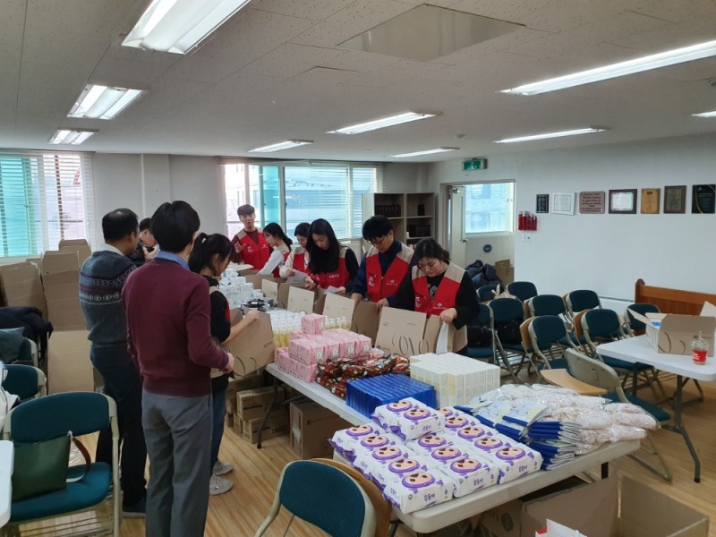 롯데e커머스, 입양 대기 아동 방 청소하고 각종 생필품 전달