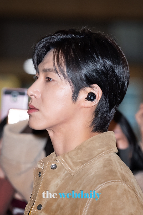 동방신기(TVXQ) 유노윤호, 김포국제공항 출국 현장(사진:최수영기자)