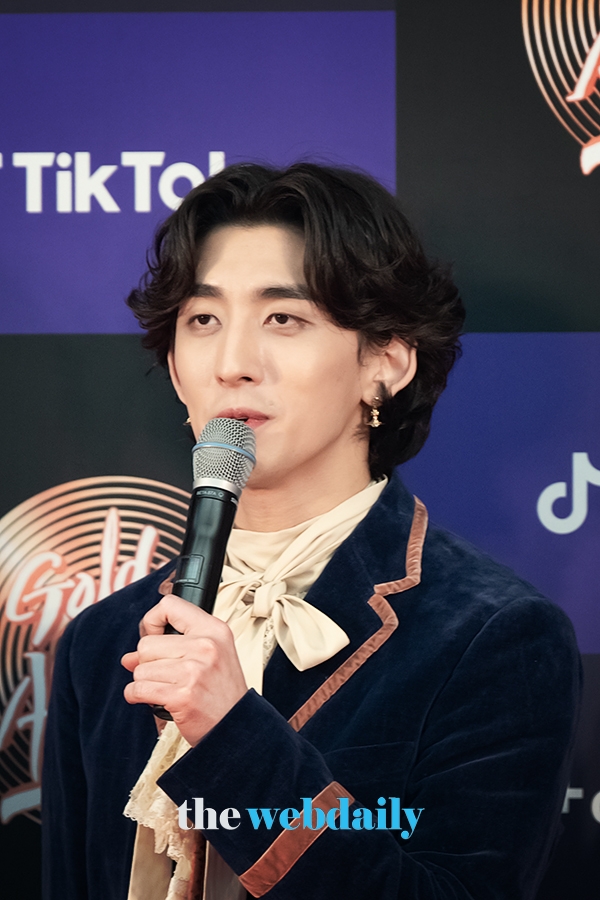 잔나비 최정훈, '34회 골든디스크어워즈' 레드카펫 행사 현장 (사진: 최수영기자)