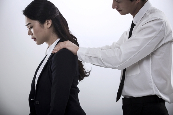 강제추행 혐의 벗어나려면 성범죄전문변호사 조력 필요