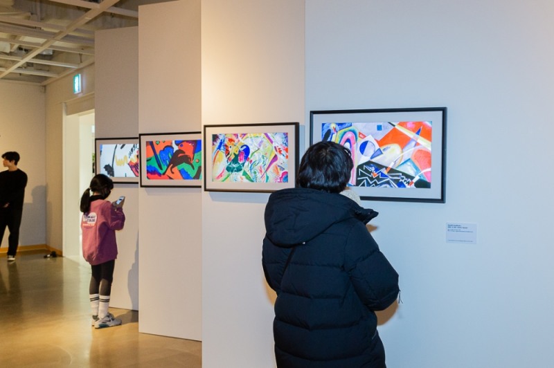 넷기어, ‘칸딘스키 미디어아트’展에서 뮤럴 캔버스 전시