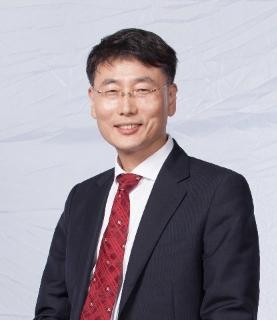한국법무보호복지학회 6대회장에 선출된 신이철 교수.(사진제공=한국법무보호복지학회)