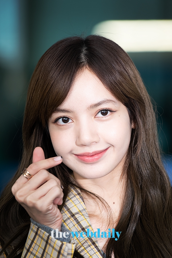 BLACKPINK(블랙핑크) 리사, 인천국제공항 출국 현장(사진:최수영기자)