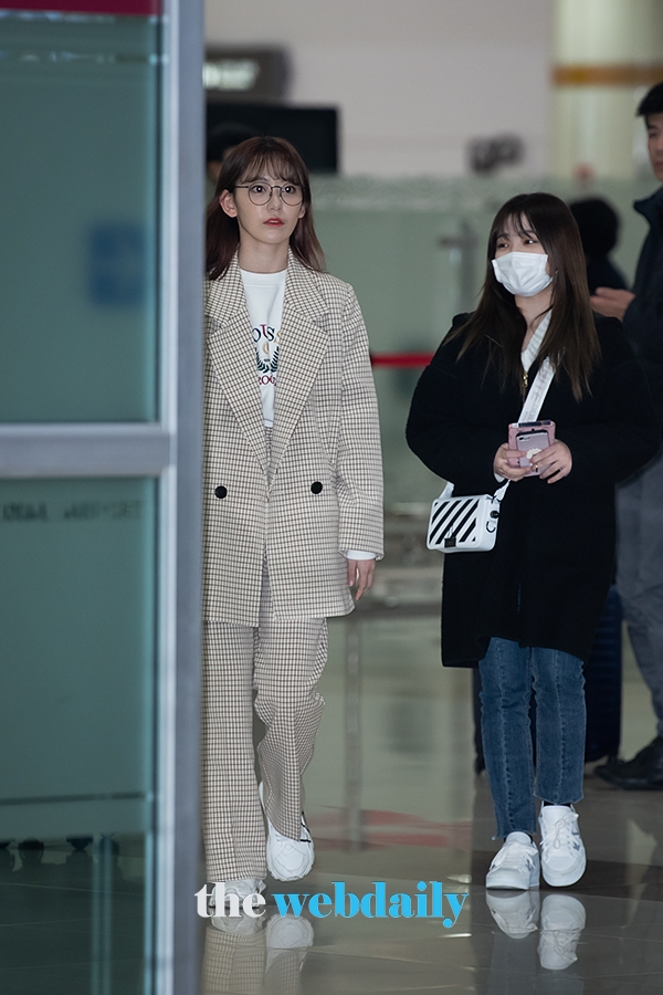 아이즈원(IZONE) 미야와키사쿠라-야부키나코, 김포국제공항 출국 현장 (사진:최수영기자)