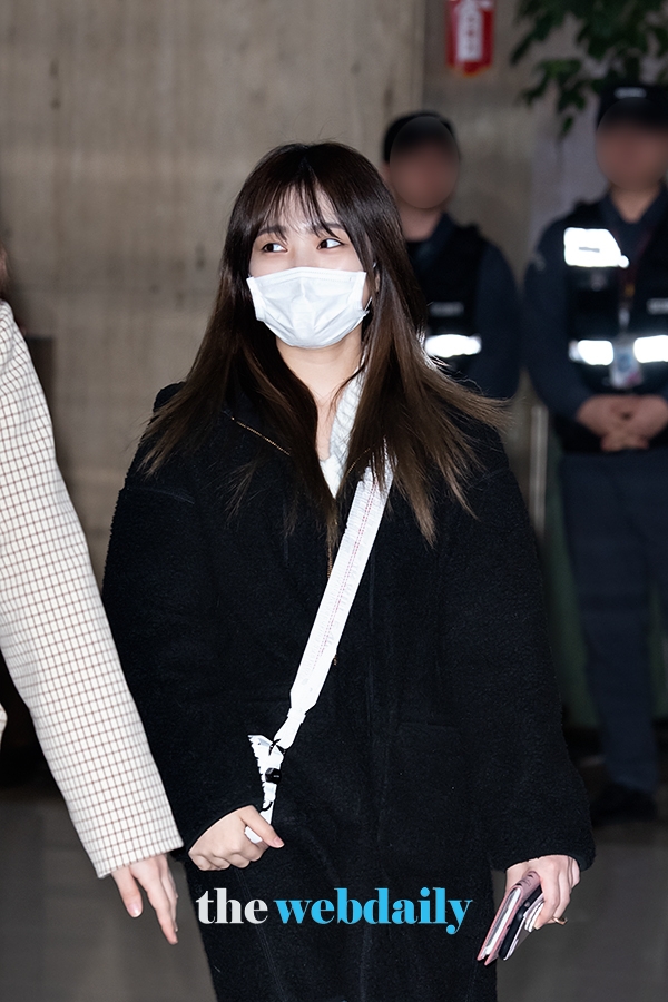 아이즈원(IZONE) 야부키나코, 김포국제공항 출국 현장 (사진:최수영기자)