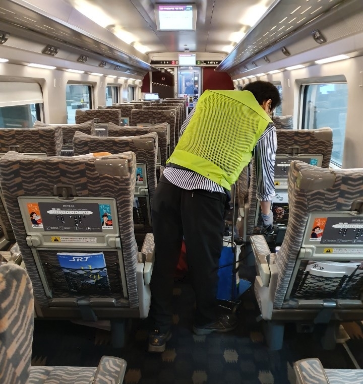 우한 폐렴 확산 방지를 위해 수서역 등 역사와 SRT 열차 방역소독 등 적극적 대응활동에 나섰다.