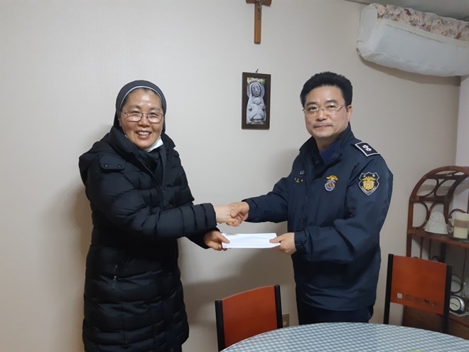 지역사회복지시설 위문.(사진제공=부산구치소)