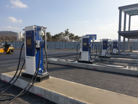 한국전력은 친환경차 도입 활성화를 위해 세종시에 전기버스 전용 충전인프라를 구축하고, 23일부터 충전서비스를 시작한다. 사진=한전