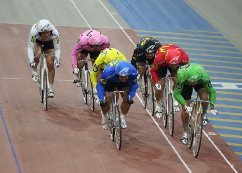 경륜 선수들의 경기 모습. (사진=국민체육진흥공단)