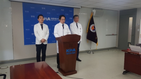 의협 "대기전파 위험 없지만 중국 운항 제한 필요"