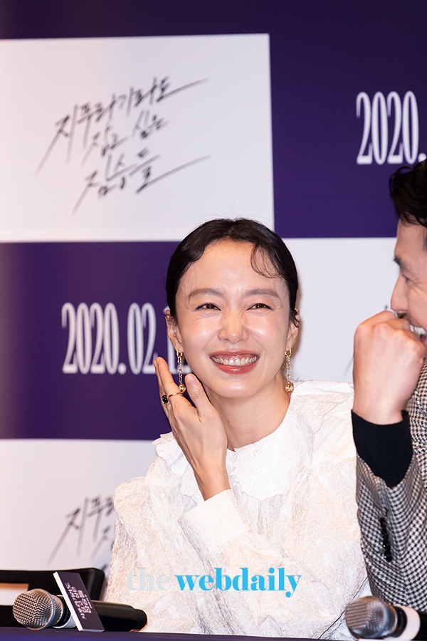 전도연, 영화 ‘지푸라기라도 잡고 싶은 짐승들’ 언론시사회 현장 (사진:최수영기자)