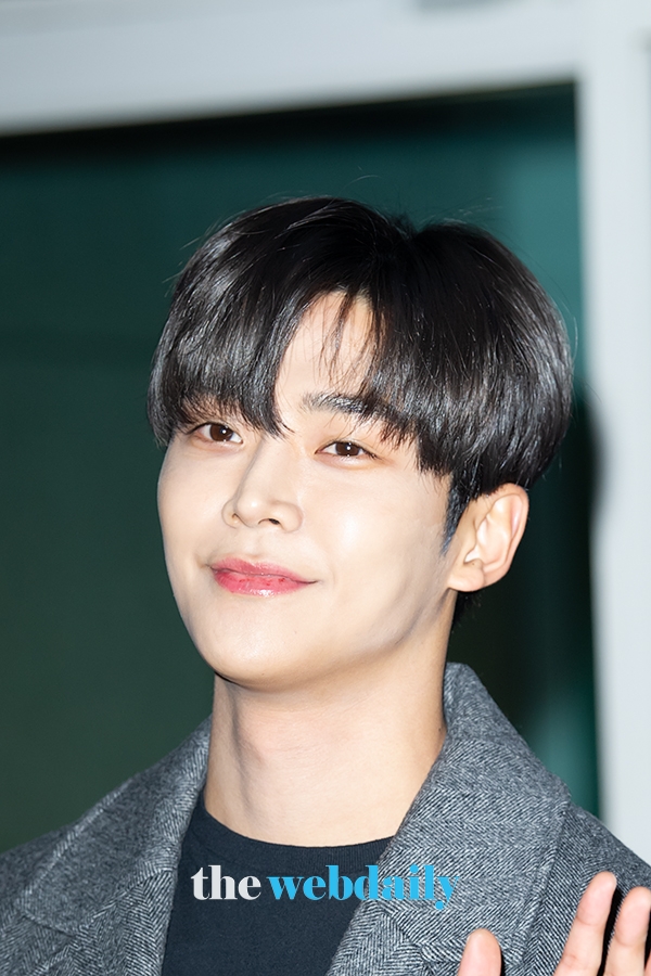 SF9 로운, 인천국제공항 출국 현장 (사진: 최수영기자)