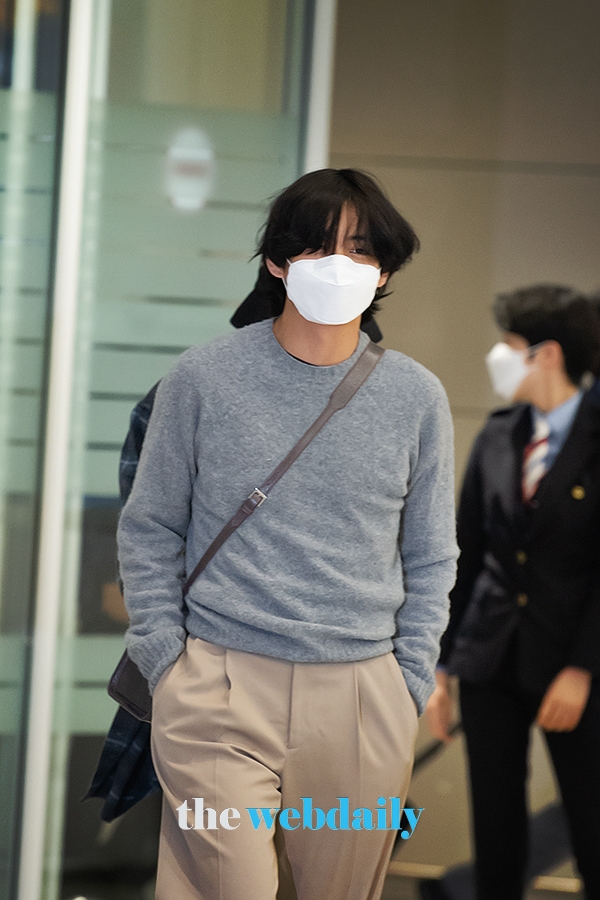 방탄소년단(BTS) 뷔, 인천국제공항 입국 현장(사진:최수영기자)
