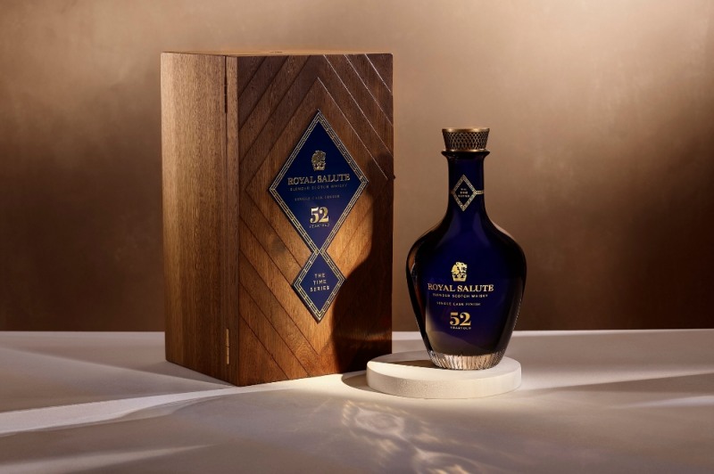 로얄살루트 타임 시리즈, ‘52년 싱글 캐스크 피니시 에디션’ 출시