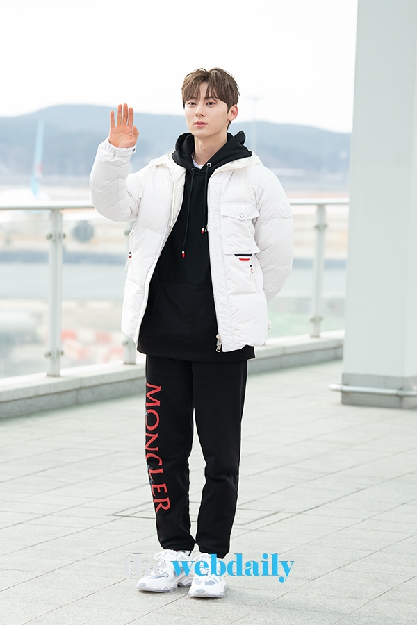 뉴이스트(NU'EST) 황민현, 인천국제공항 출국 현장 (사진:최수영기자)