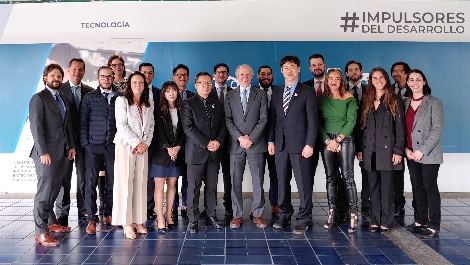 15일 워크숍 일정을 마치고, 기보 직원과 멕시코 대통령실 공무원, 멕시코 국가개발은행 및 수출입은행 임직원 등과 단체 기념사진을 촬영하고 있다. 사진=기술보증기금