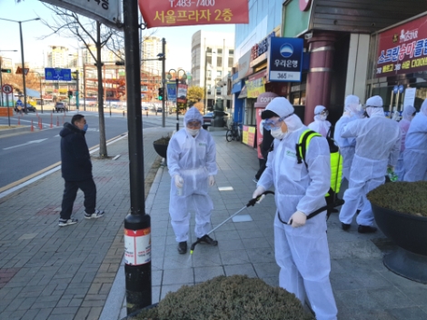 한국마사회 안산지사 선부광장로 일대 방역활동 모습. 사진=마사회