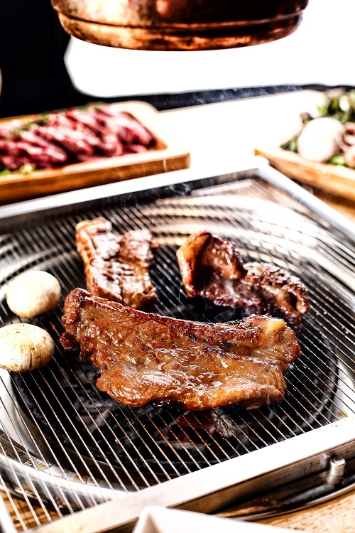 명륜진사갈비, 전국 가맹점 502곳 고통 함께 나눈다