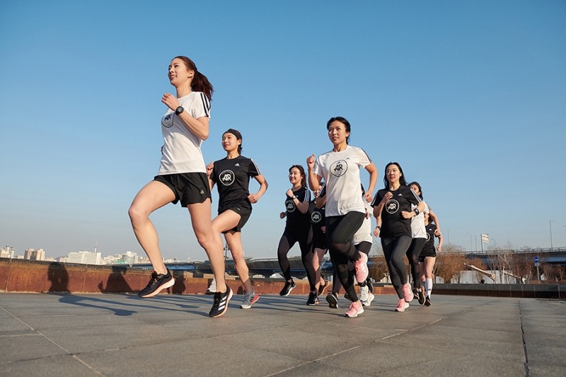 아디다스, 초경량 쿠셔닝 러닝화 ‘SL20’ 출시