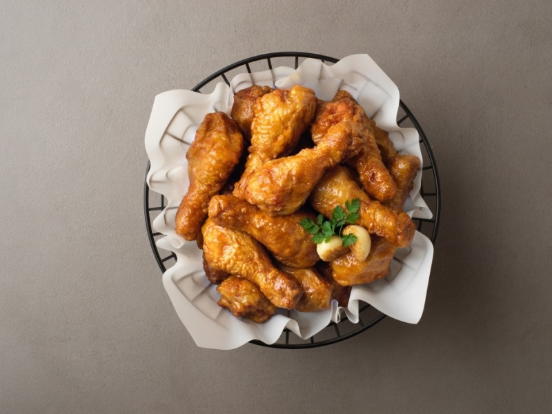 bhc치킨, 닭다리로 구성된 5가지 맛의 ‘오스틱 시리즈’ 선보여