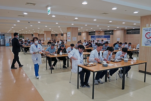 외식기업 ‘송담추어탕’ 코로나사태 극복 위해 영남대학교 병원 추어탕 1,300인분 전달