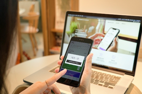 본인인증 앱 PASS 의 휴대폰 번호 로그인 서비스 이용 모습. 사진=KT