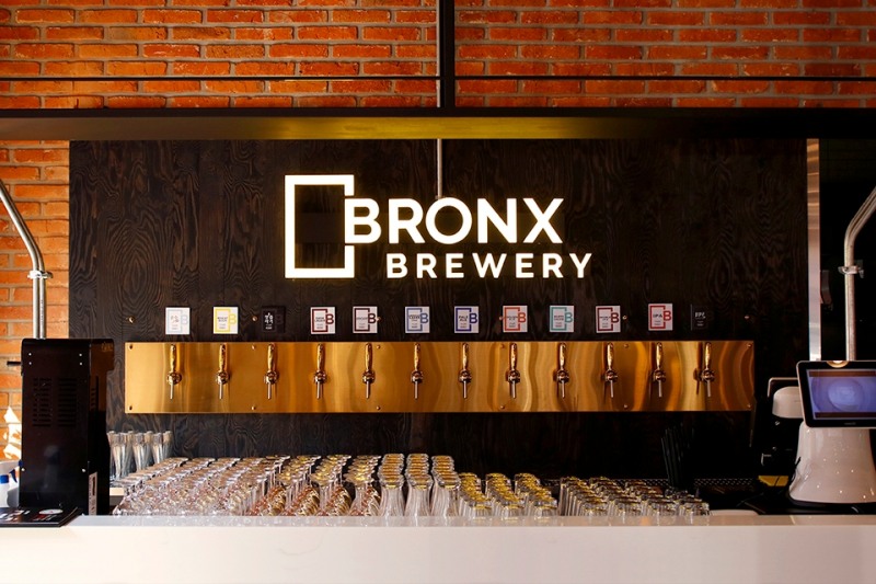 브롱스, 100호점 오픈 평내호평에 100호점 개점