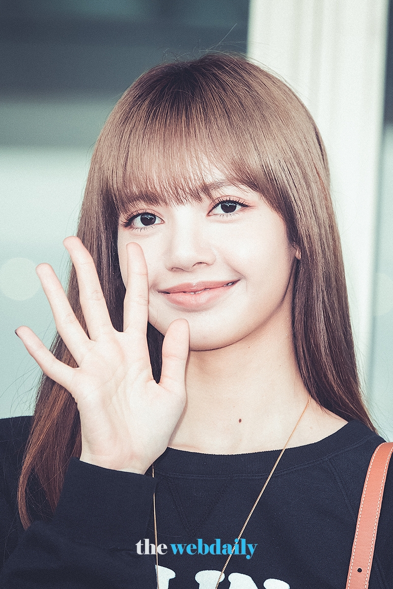 블랙핑크 리사 인천국제공항 출국 현장