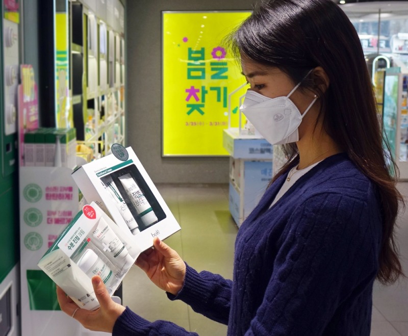 CJ올리브영, ‘봄을 찾기’ 프로모션 살펴보니…단품보다 세트, 경험보다 실속
