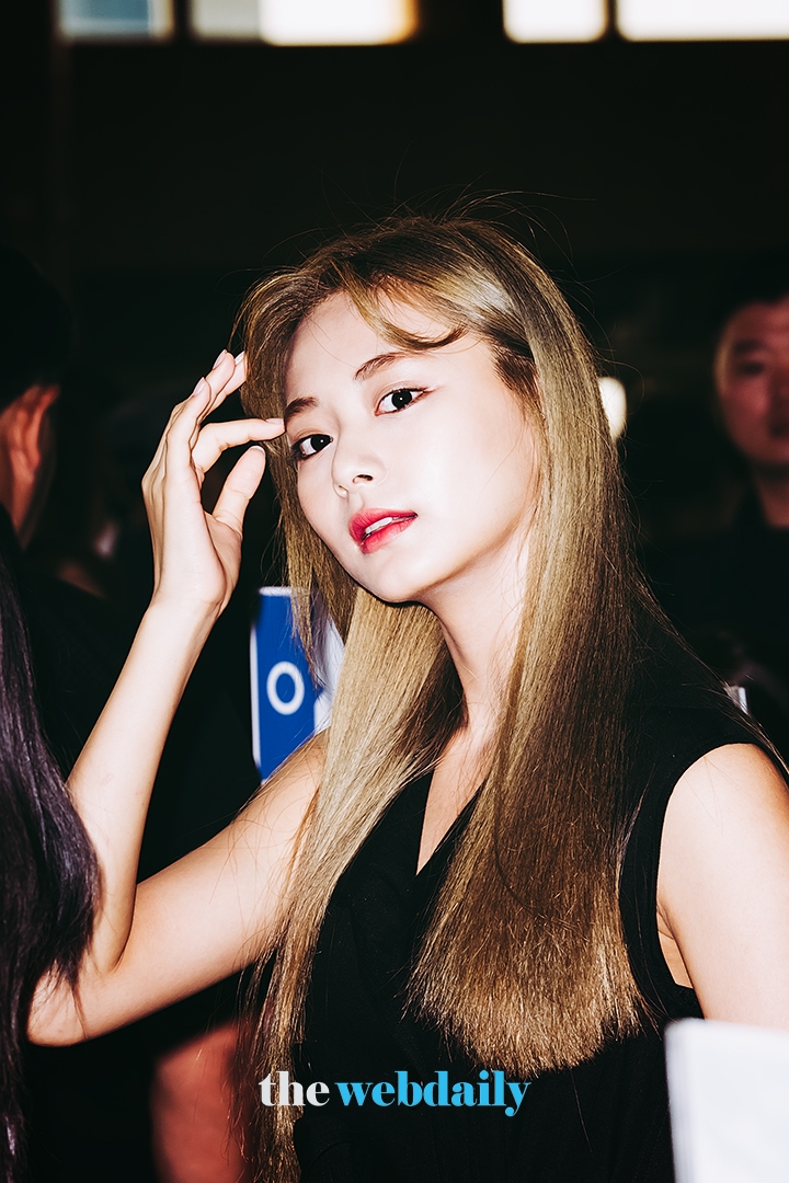 TWICE(트와이스) 쯔위, 김포국제공항 출국 현장